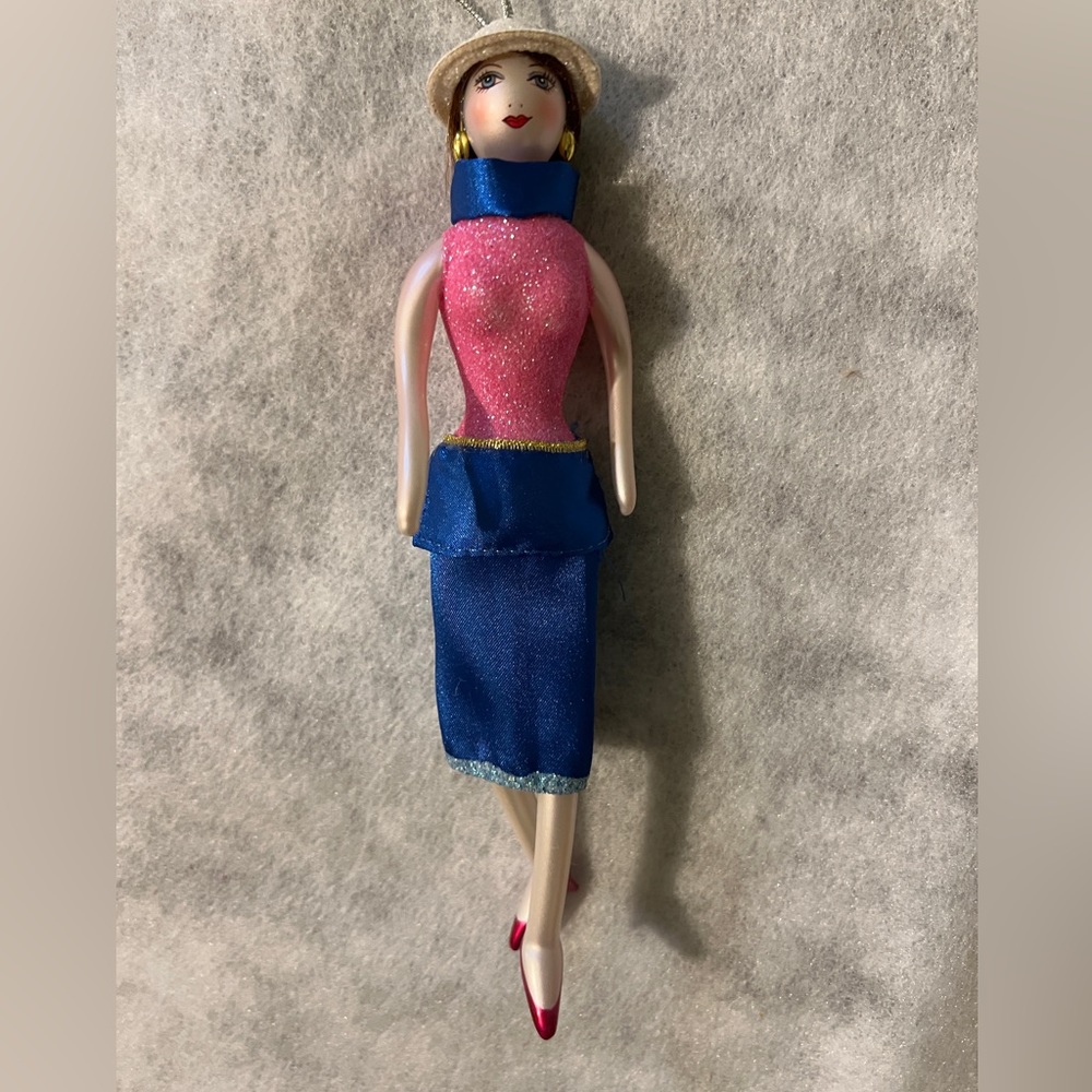 De Carlini Style Glass Lady Ornament